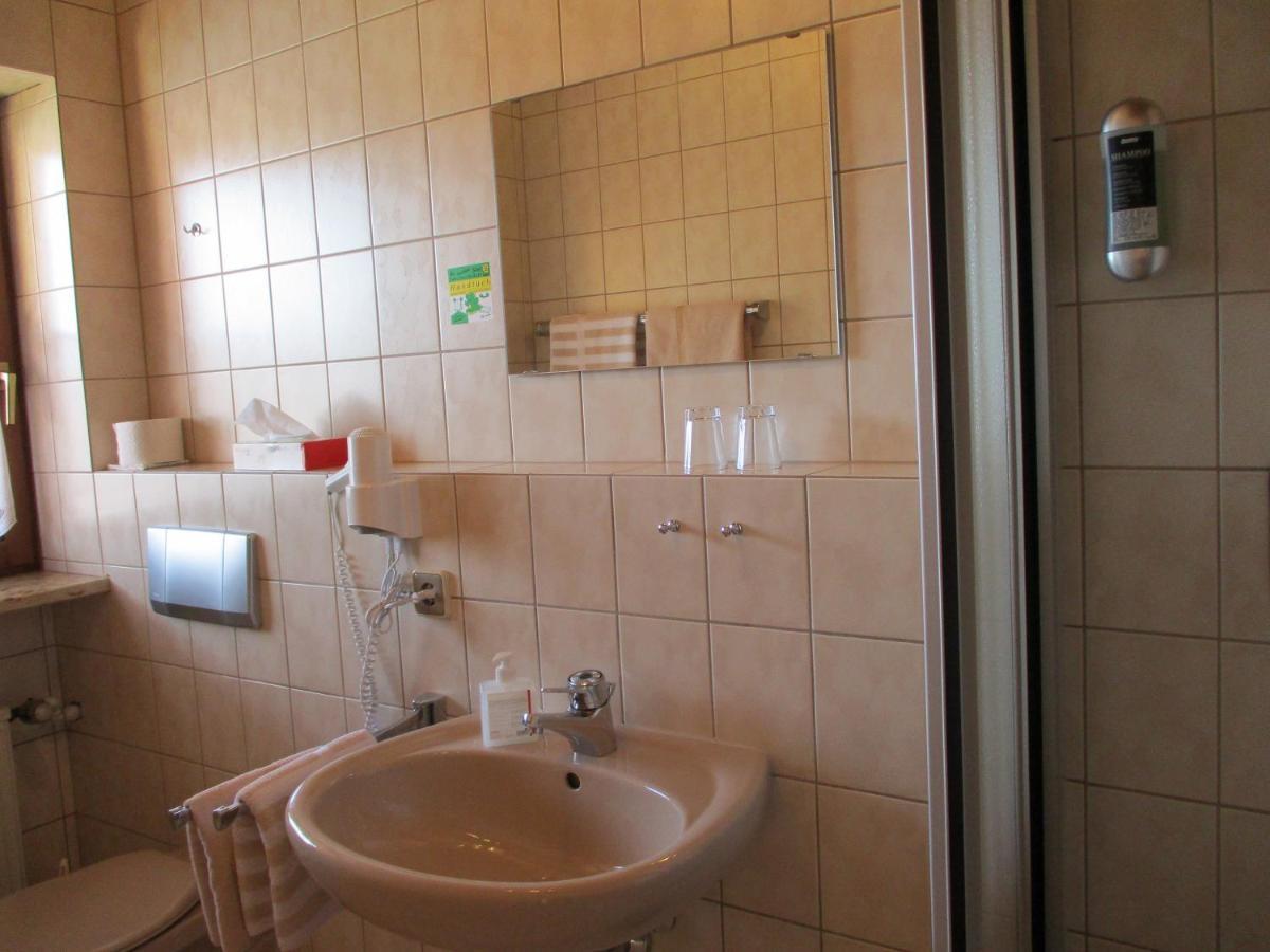 Pension "Zum Schwan" Muhr am See المظهر الخارجي الصورة